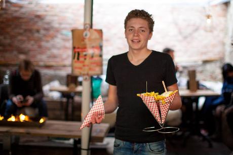 Foto Frietboetiek b'tje Anders in Middelburg, Eten & drinken, Genieten van lunch, Heerlijk smullen