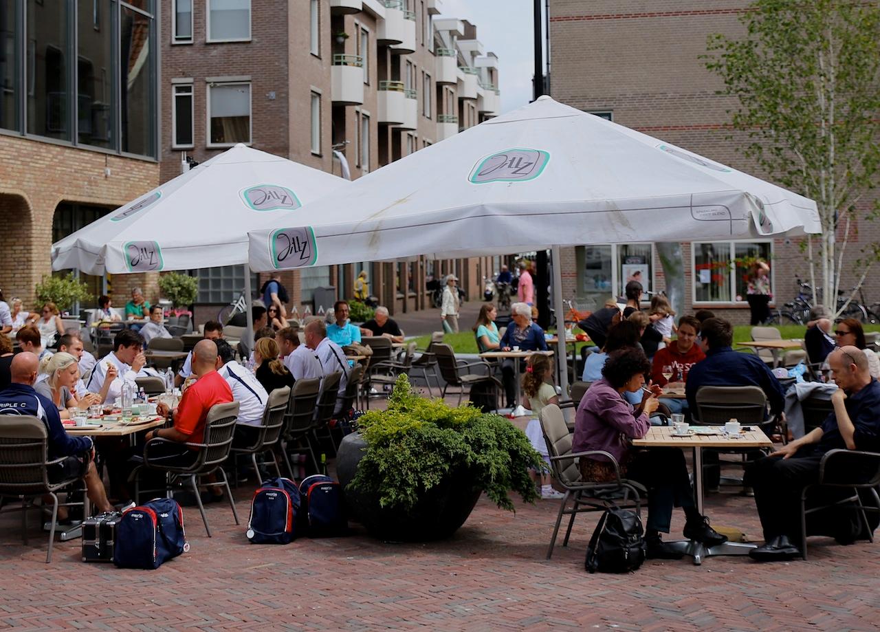 Foto Canadaplein in Alkmaar, Zien, Lunch, Diner, Buurt - #1
