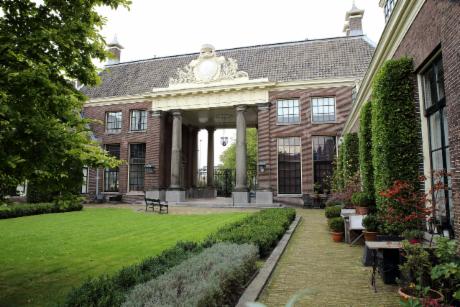 Foto Teylers Hofje in Haarlem, Zien, Bezienswaardigheden, Buurt, plein, park