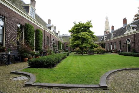 Foto Teylers Hofje in Haarlem, Zien, Bezienswaardigheden, Buurt, plein, park