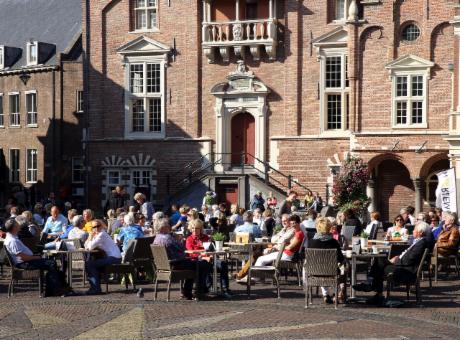 Foto Grote Markt in Haarlem, Zien, Koffie, Borrel, Buurt
