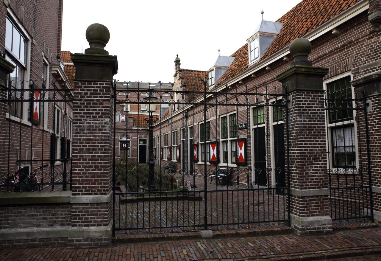Foto Sint Pietershof in Hoorn, Zien, Buurt, plein, park, Activiteiten - #7
