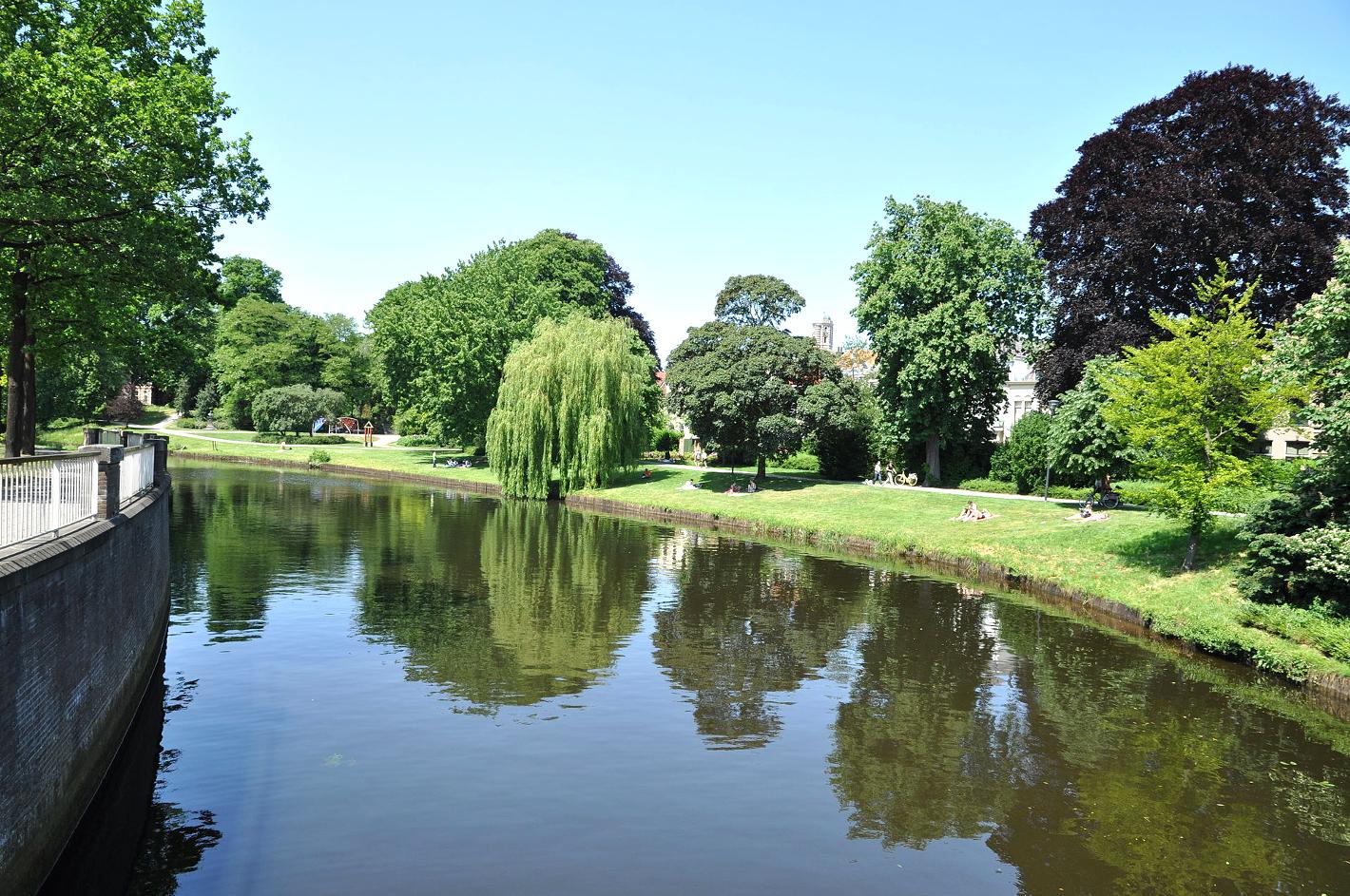 Foto Potgietersingel in Zwolle, Zien, Bezienswaardigheden, Buurt, plein, park - #1