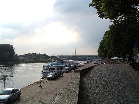 Foto Rijnkade in Arnhem, Zien, Buurt, plein, park