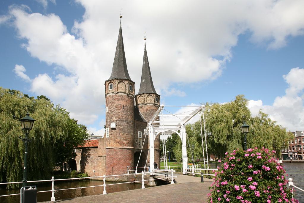 Foto Oostpoort in Delft, Zien, Bezienswaardigheden - #1