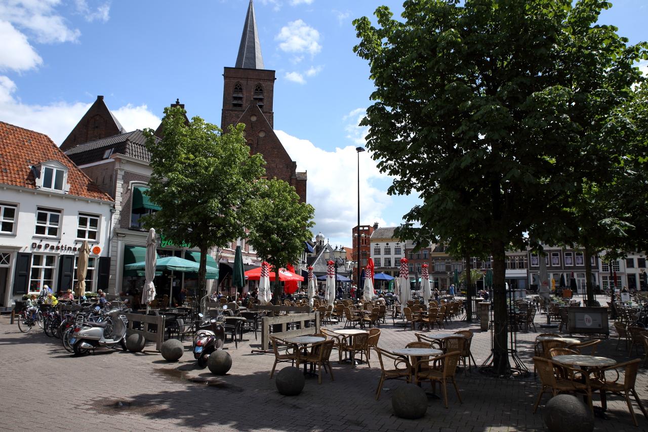 Foto Hof in Amersfoort, Zien, Bezienswaardigheden, Buurt, plein, park - #3