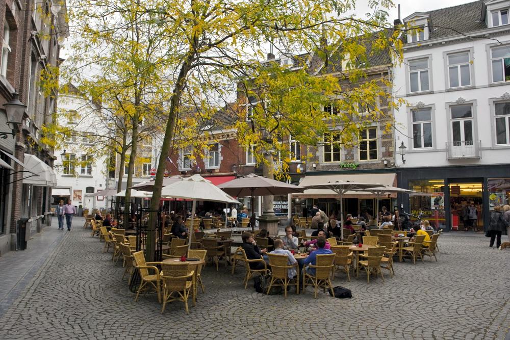 Foto Sint Amorsplein in Maastricht, Zien, Buurt, plein, park - #1