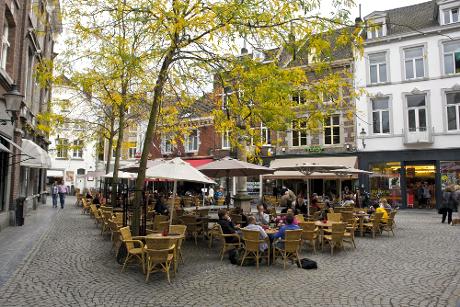 Foto Sint Amorsplein in Maastricht, Zien, Buurt, plein, park