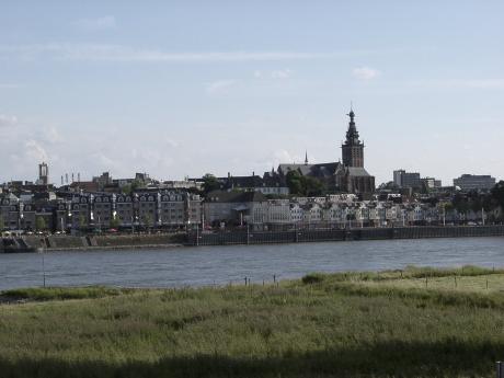 Foto Waalkade in Nijmegen, Zien, Buurt, plein, park
