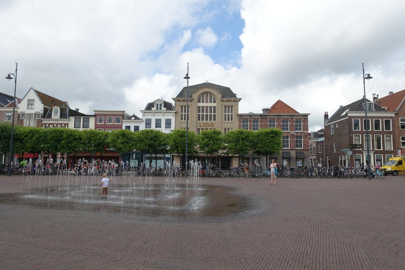 Foto Beestenmarkt in Leiden, Zien, Buurt, plein, park - #1