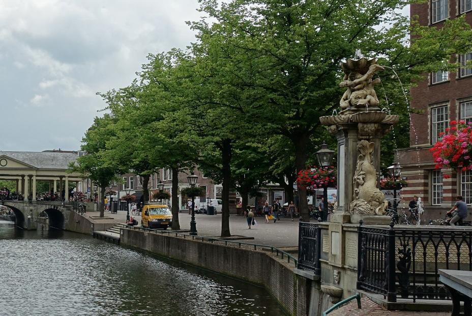 Foto Visfontein in Leiden, Zien, Bezienswaardigheden - #2