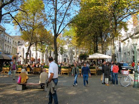 Foto Lieve Vrouwekerkhof in Amersfoort, Zien, Bezienswaardigheden, Buurt, plein, park