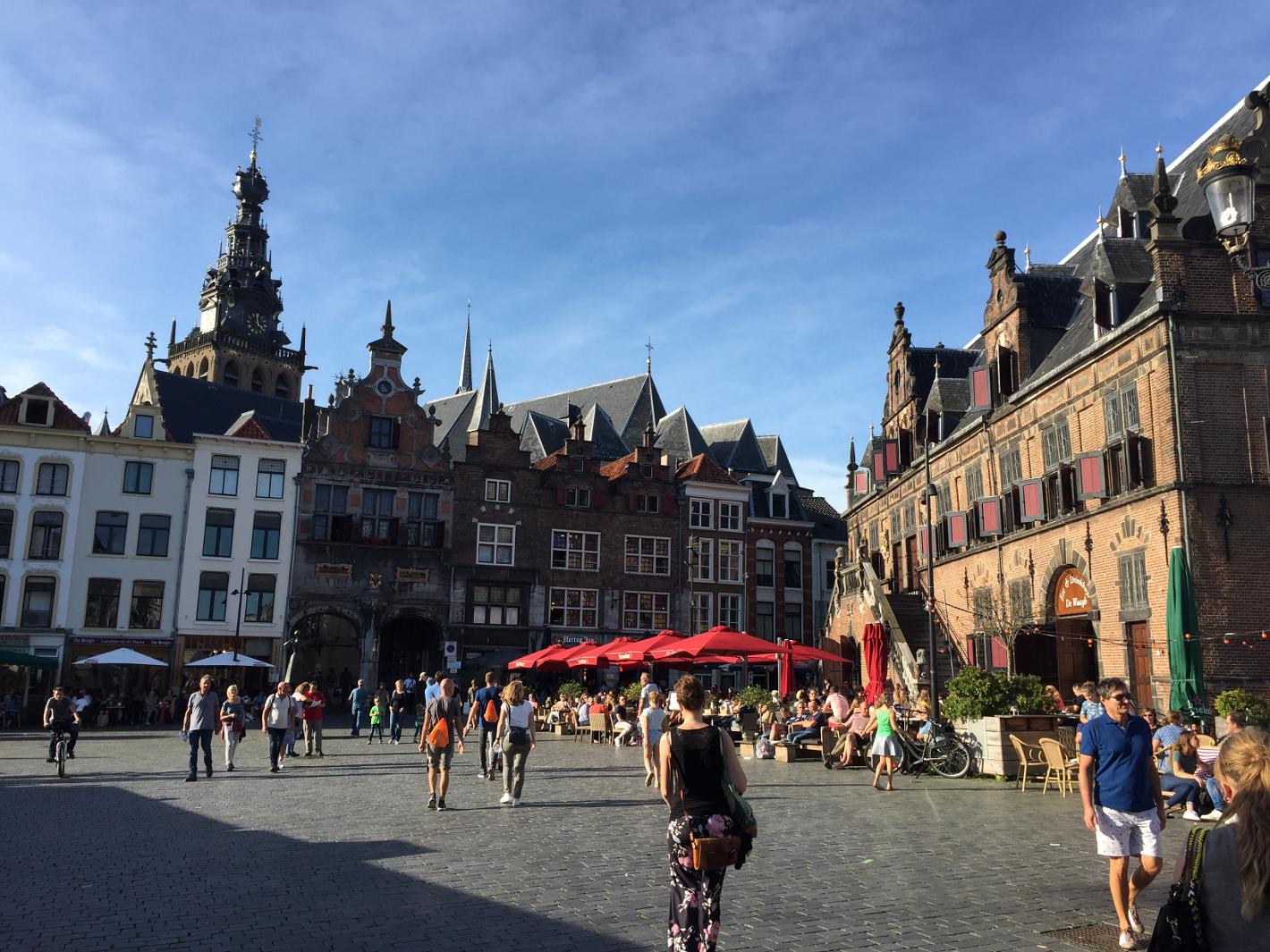 Foto Grote Markt in Nijmegen, Zien, Gezellig borrelen, Rondwandelen - #1