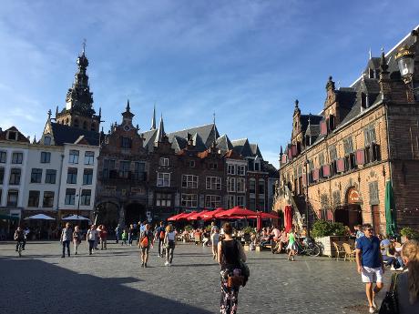 Foto Grote Markt in Nijmegen, Zien, Gezellig borrelen, Rondwandelen